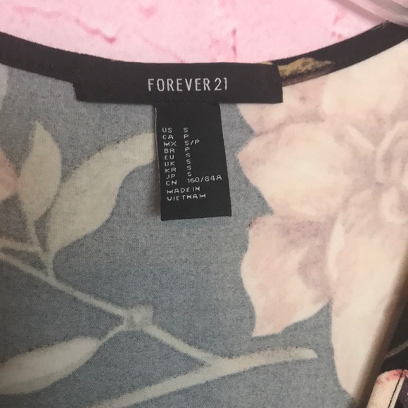 Forever 21 Floral Dress - Picture 5 of 5